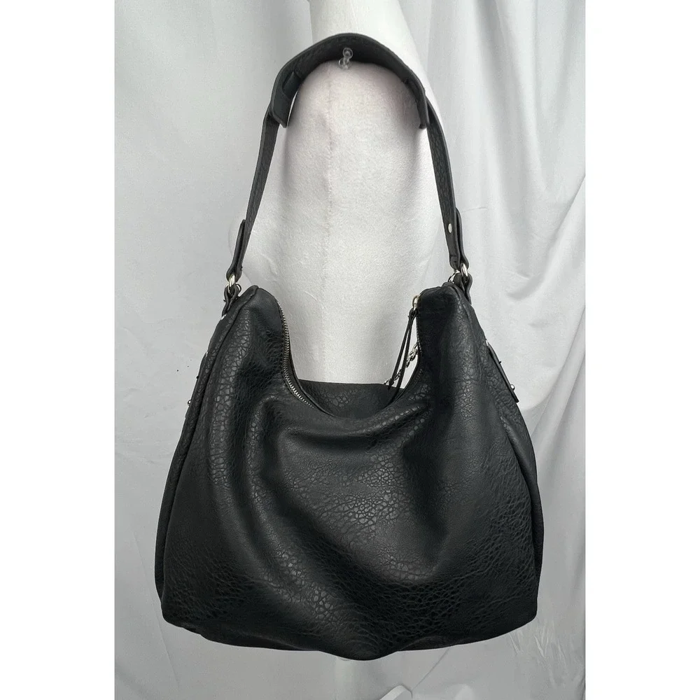 GUESS Black Hobo Shoulder Bag Gold Chain Accent Pebbled Leather Large Zip Purse